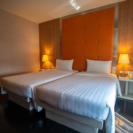 Ibis Styles Chiang Mai Hotel Exterior photo