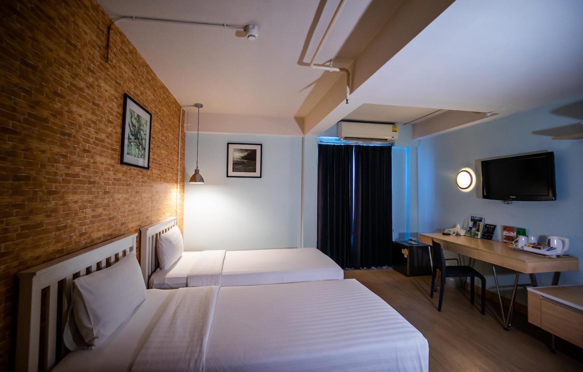 Ibis Styles Chiang Mai Hotel Exterior photo