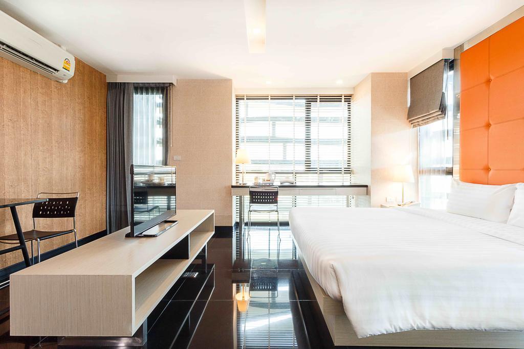 Ibis Styles Chiang Mai Hotel Exterior photo